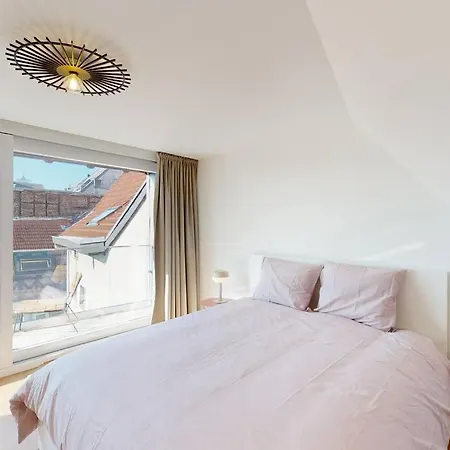 Apartment House W 35 *